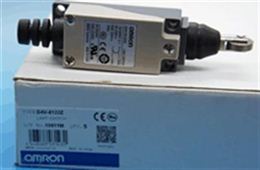 滚轮柱塞型行程开关D4V-8122Z